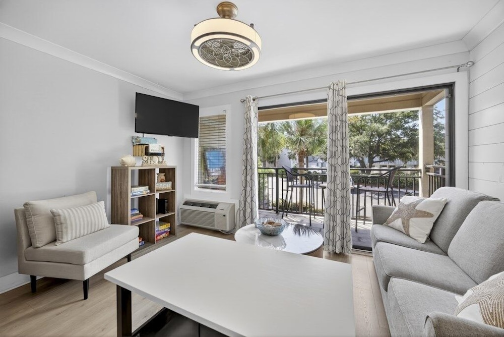 South End - 180 Sea Side Villas 1 Bedroom Condo