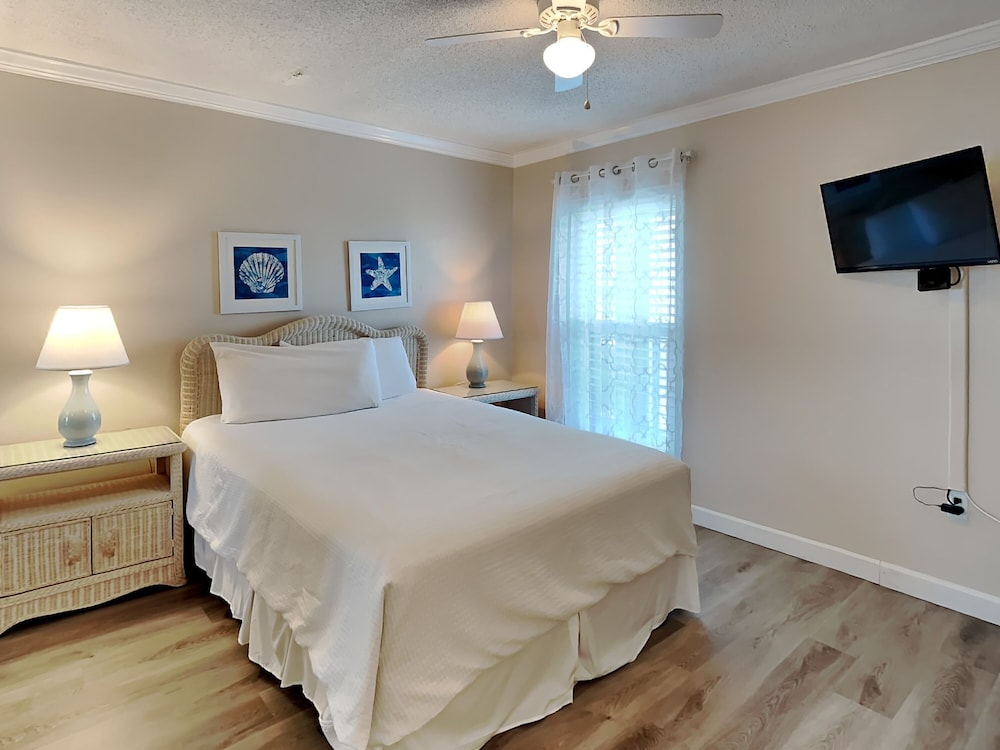 Emerald Isle Fort Walton Beach by Southern Vacation Rentals