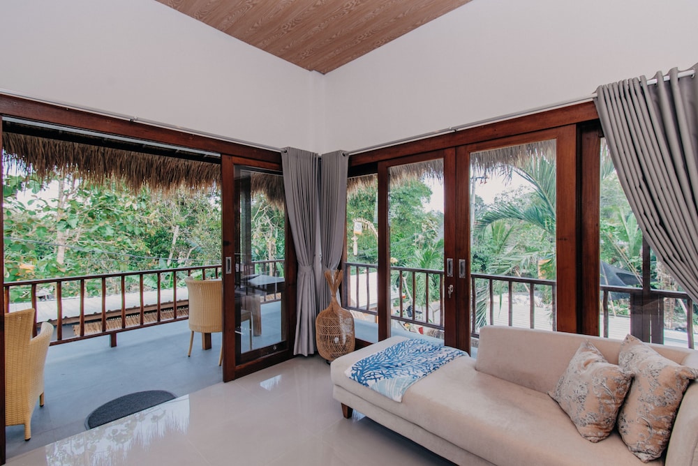 28 Degrees Lembongan