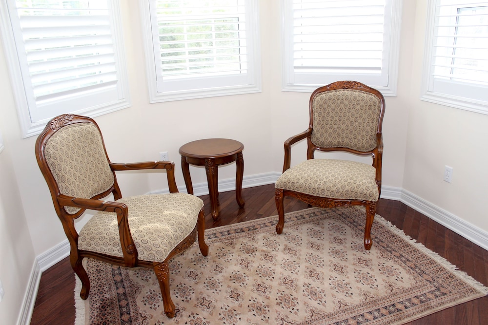 Niagara-on-the-Lake Vacations - Blue Skies Bed and Breakfast - Property Image 2