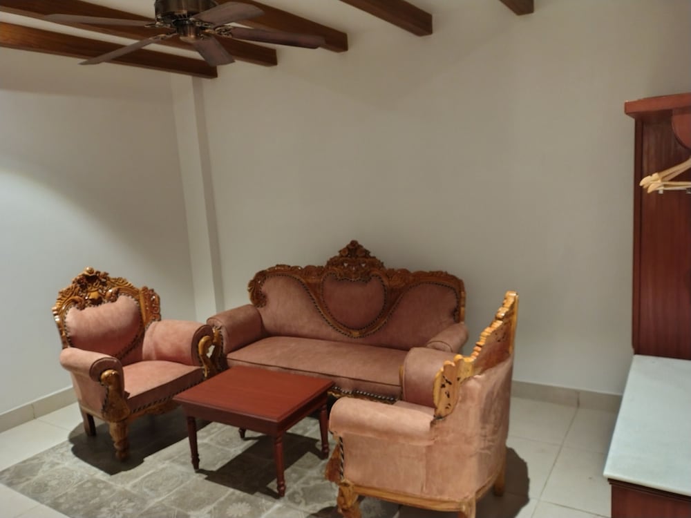 RESORT TITLI