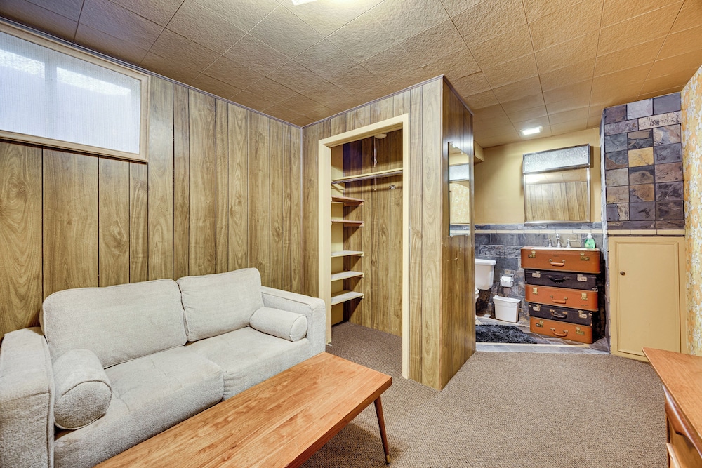 5 Mi to Castlewood Canyon: 'grandma's House'