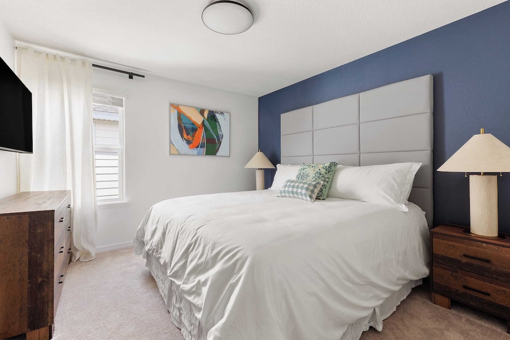 Sleeps 26! Resort Home w/ On-site Waterpark, Pool Flamingo Grove by Avantstay