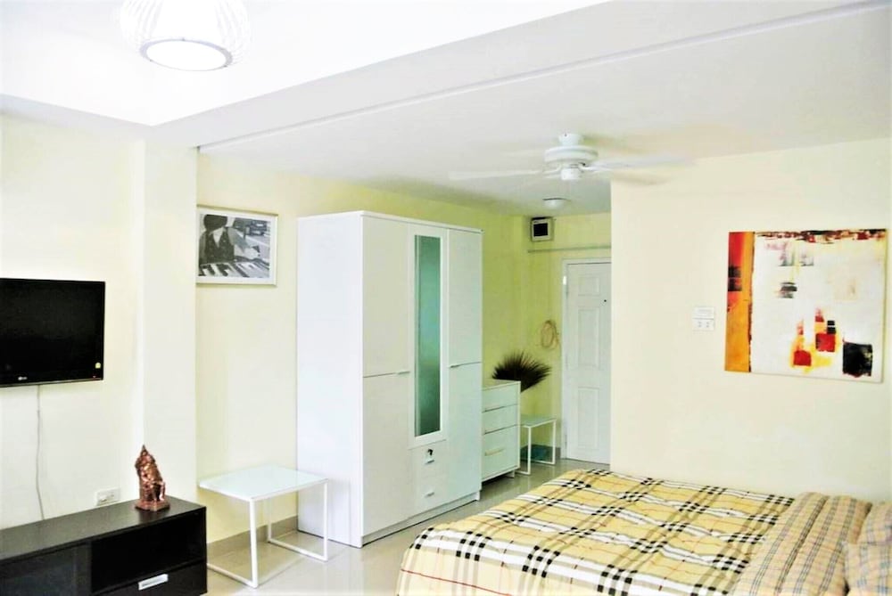 Central Pattaya Apartment view 3