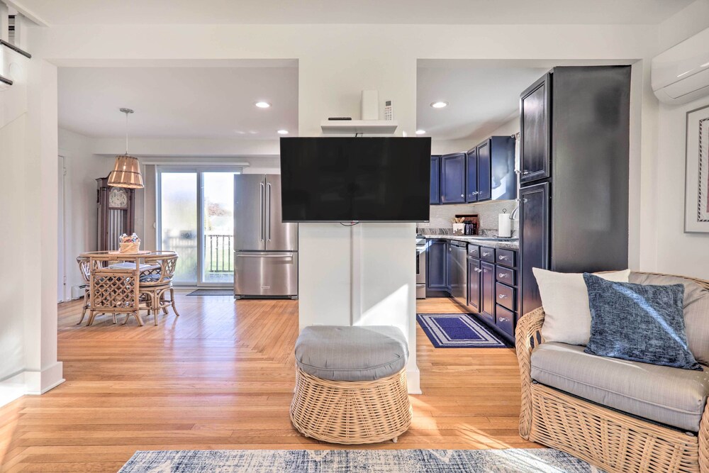 Cozy Historic Wakefield Home Close to Beaches - Property Image 18
