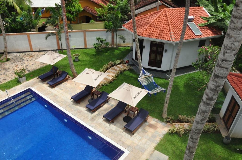 Helis Place