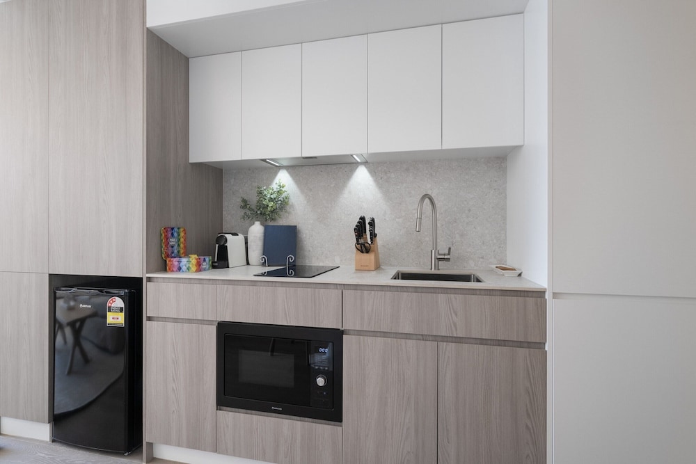 Bright Studio With Rooftop BBQ in Fremantle