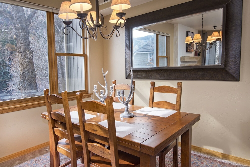Canyon Run I-203 2 Bedroom Condo by Redawning - Property Image 8