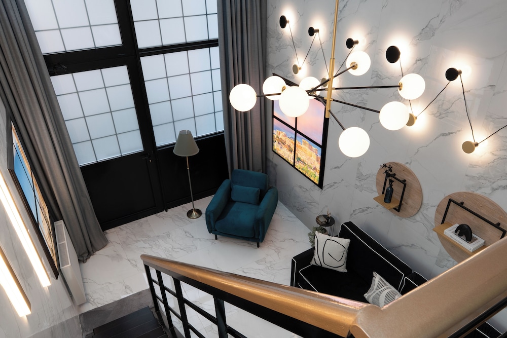 Koukaki Golden Lofts