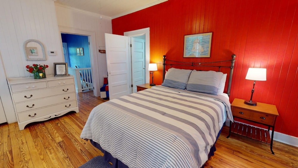 Old Magnolia House by Tybee Vacation Rentals