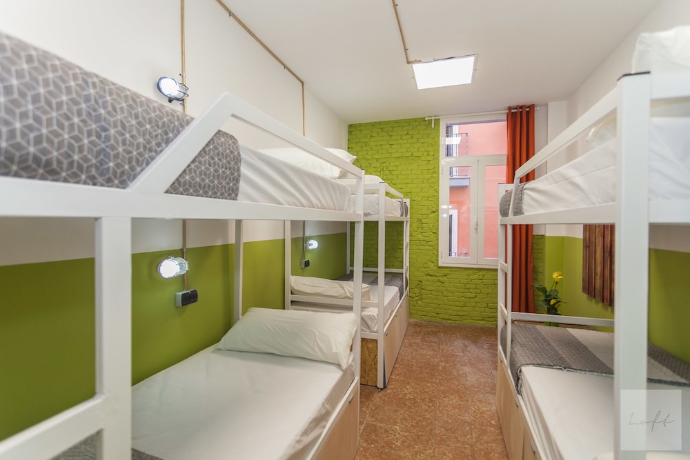 LOFT HOSTAL Group 68