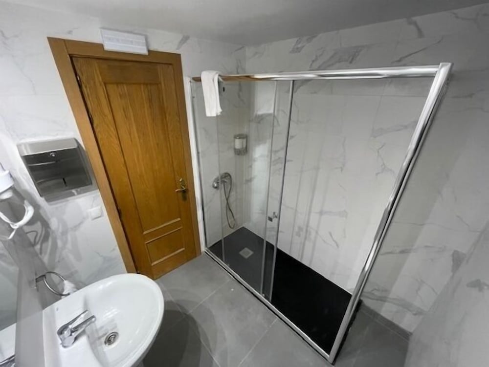 HOSTAL QUINTA SANTILLAN