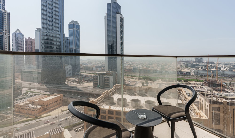 Downtown 2BR | Walk to Burj Khalifa + Dubai Mall