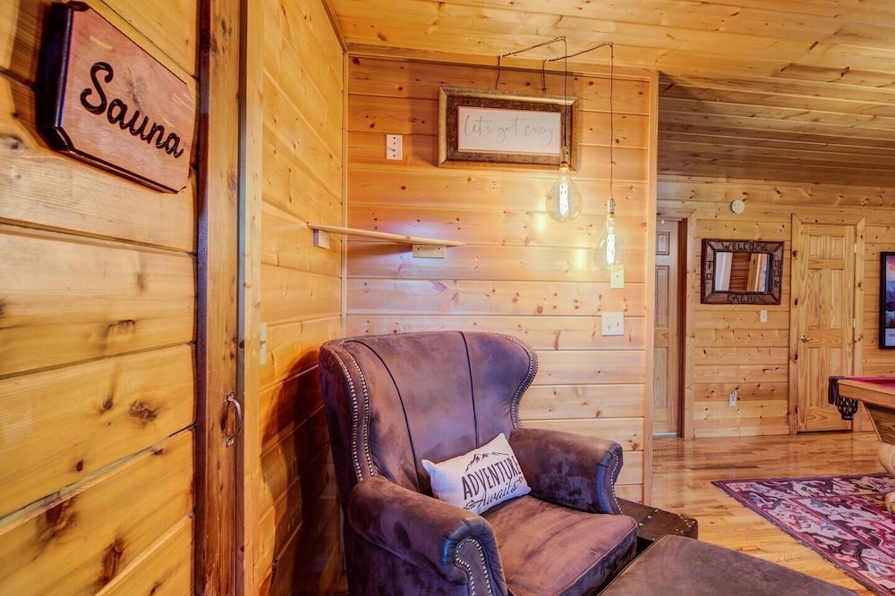 All Ya Need 4 Bedroom Cabin