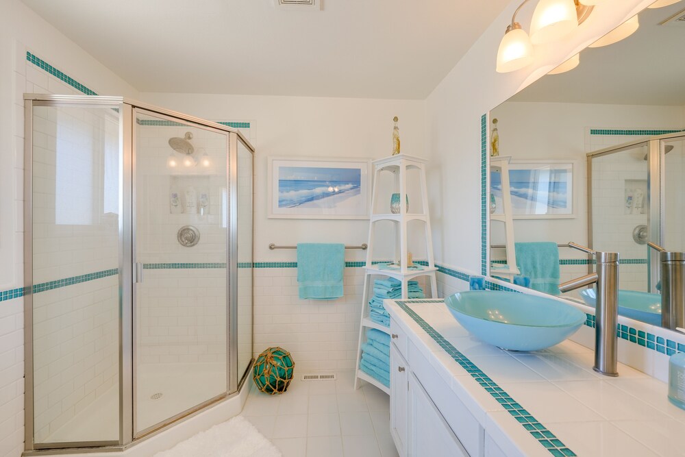 Stunning Home in Coupeville w/ Deck + Beach Access view 3