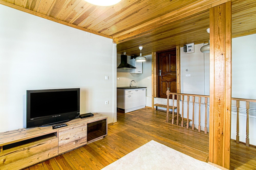 Historical Duplex Villa With Patio in Beyoglu