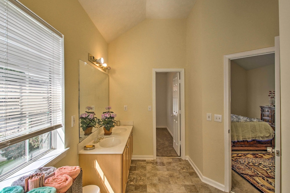 Spacious Stone Mountain Home - Walk Everywhere!