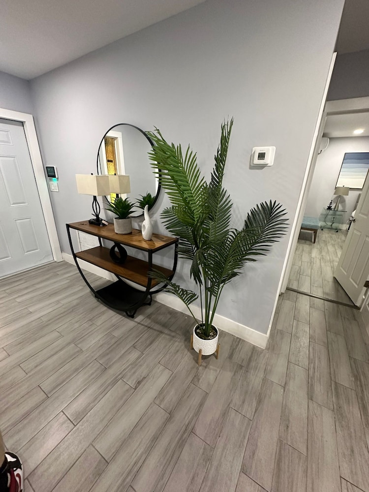 Relaxing 4BR 2BA Home With Wifi and Private Pool in Fabulous Fort Lauderdale