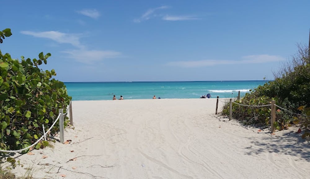 Waterfront 1BR Parking Walk to the Beach