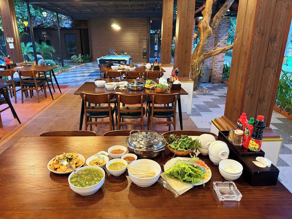 An Riverside Ecolodge