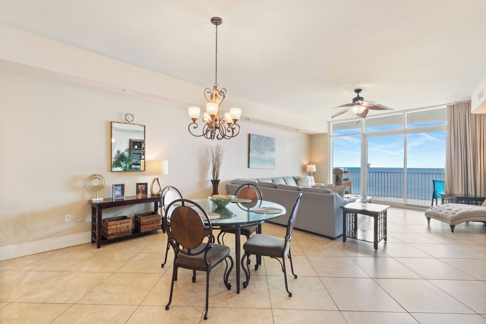 Turquoise Place 1807 D