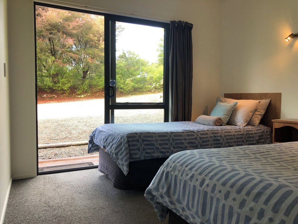 Kanuka Ridge Lodge and Backpackers view 5