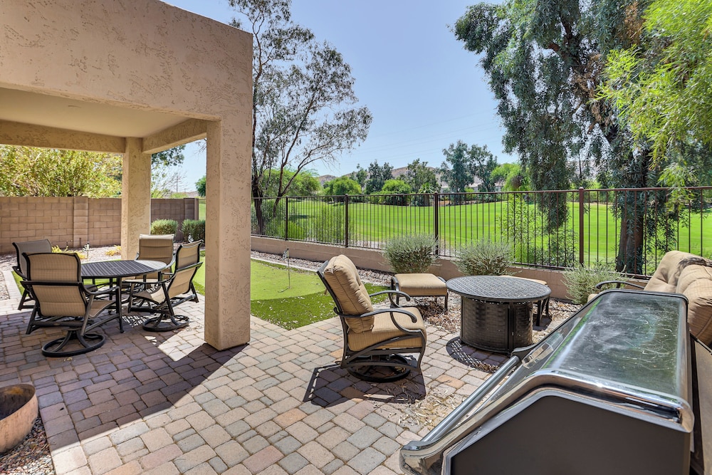 7 Mi to Dtwn: Golf Getaway w/ Fire Pit in Phoenix
