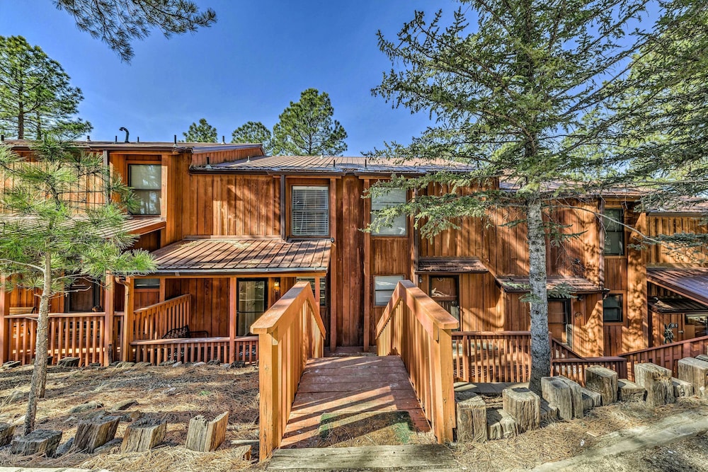 Cozy Ruidoso Condo w/ Grill & Mountain Views! view 4