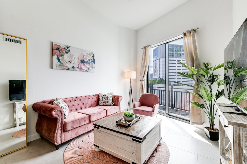 New 2Bed2Bath Condo Close to Jackson Memorial Hospital — Miami