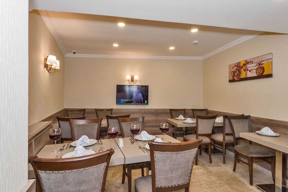 Alphonse Otel - Image 30