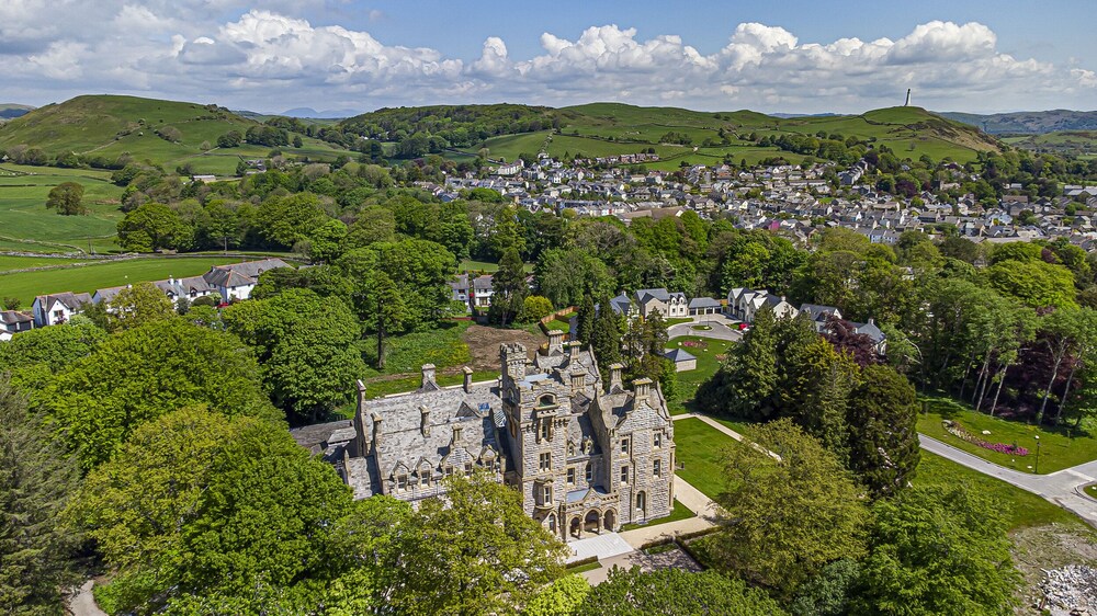 The Mary Maude Suite Stone Cross Mansion