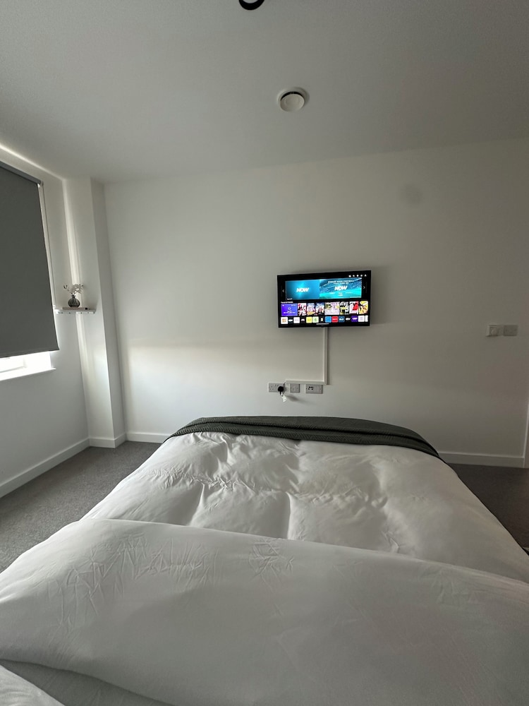 Skyview Elegance Luxury Top-floor Retreat