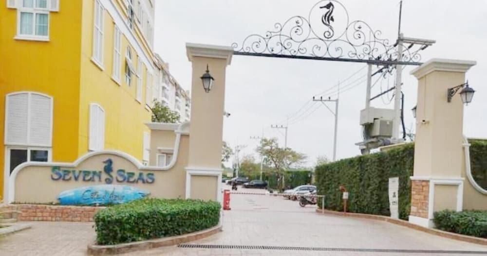 Seven Seas Cote Apartment