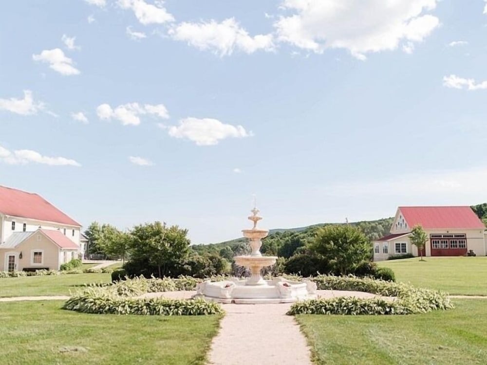 Inn at Springfield Manor