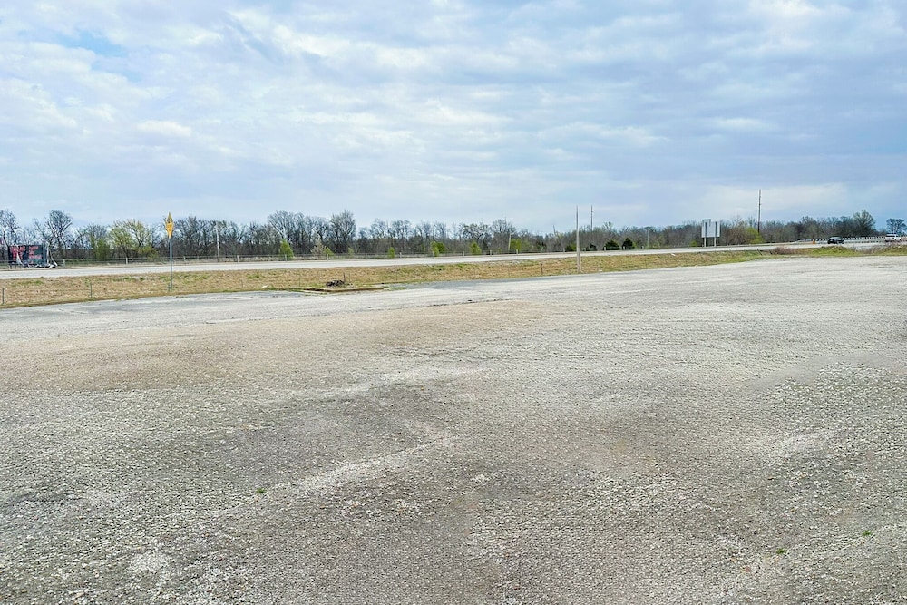Shamrock Kings Inn By Oyo Marked Tree I-555