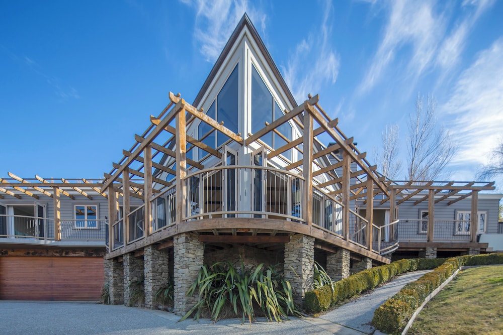 Pinnacle Villa