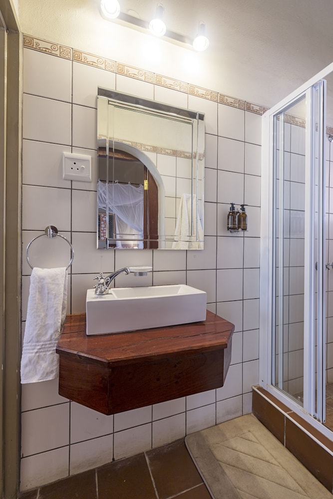Hobatere Lodge