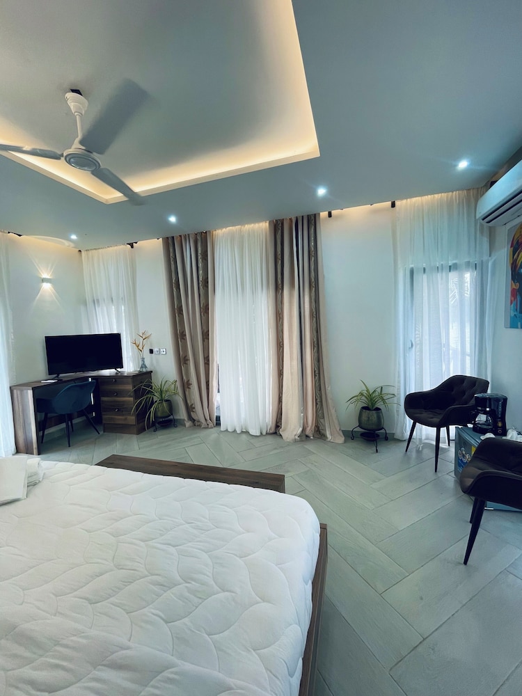 Platinum Blue Island Resort