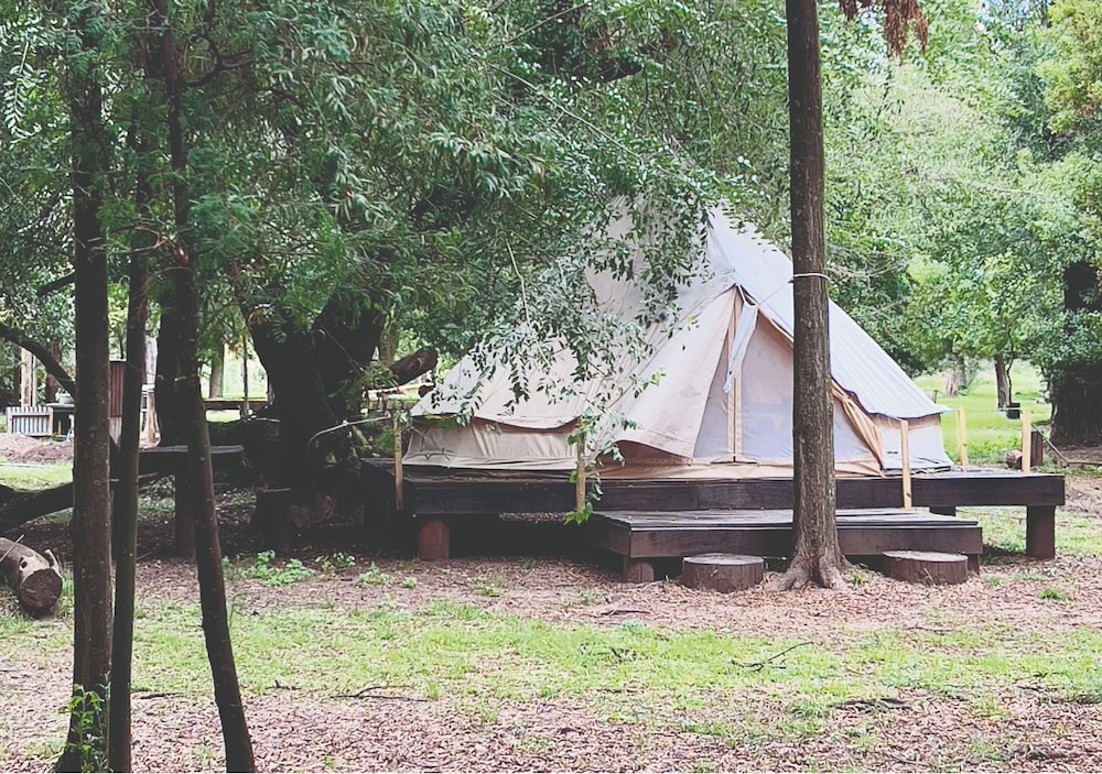 REFUGIO Natural Glamping