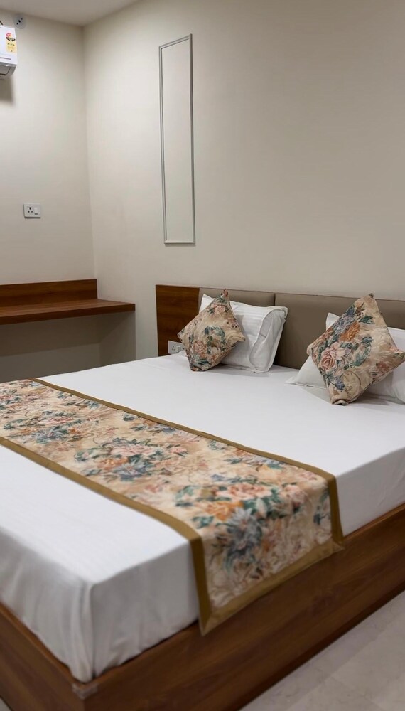 Hotel Tilak