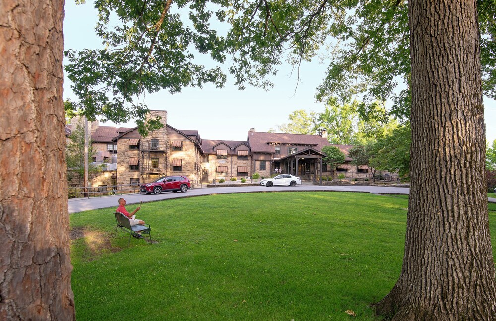 Cumberland Falls State Resort Park