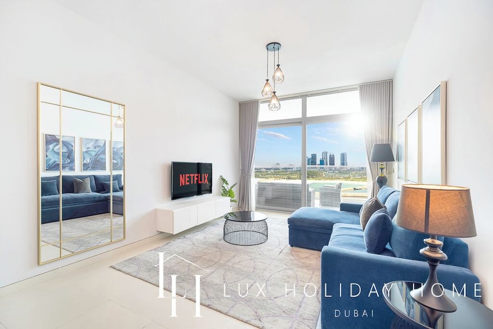 LUX Holiday Home - Azure Residence 1