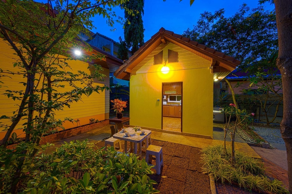 Fantastic Resort Near Town Location BS88