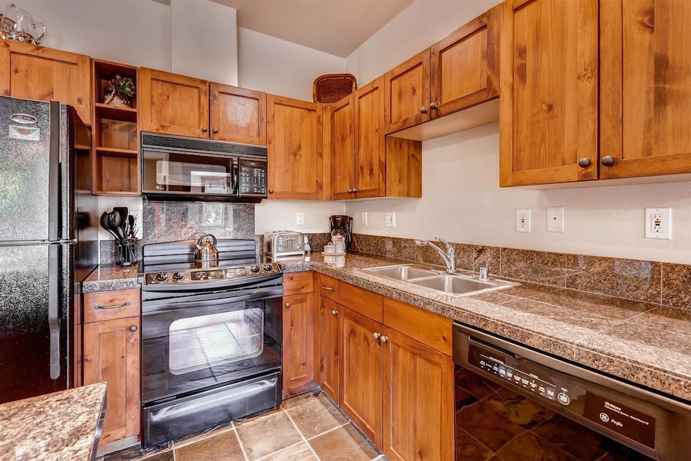 1 Bedroom Mountain View Condo Located in Historic Downtown Breckenridge Close to Shopping, Dining, Night Life view 5