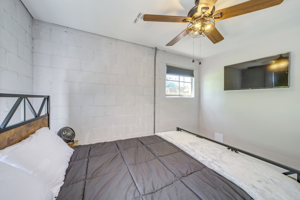 7 Mi to Dtwn Tulsa: Dog-friendly Home w/ Yard