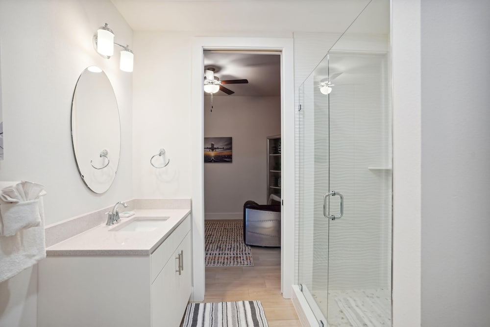 The Harbor Condo 305 - Premier
