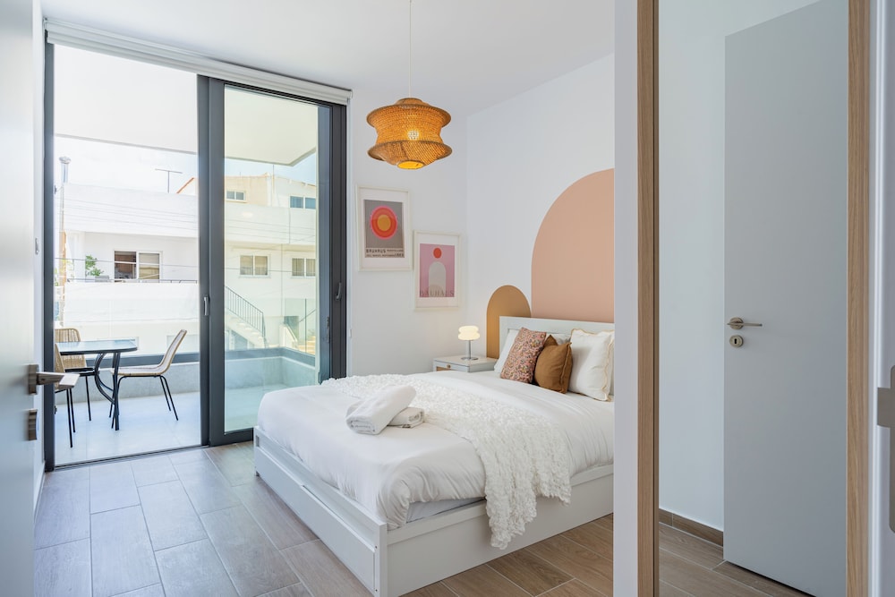 Lunette Artful 1-BR Apartment in Larnaca