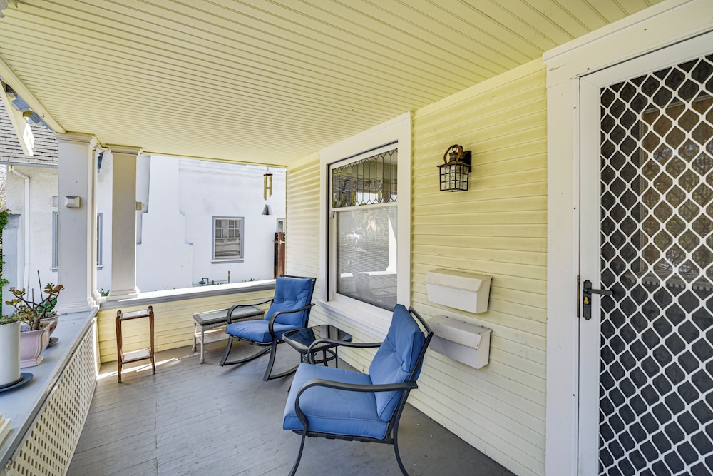 6 Blocks to Sjsu: Cozy Bungalow w/ Deck & Koi Pond