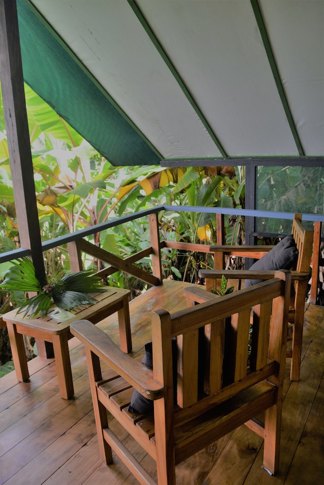 The Lookout Inn Lodge