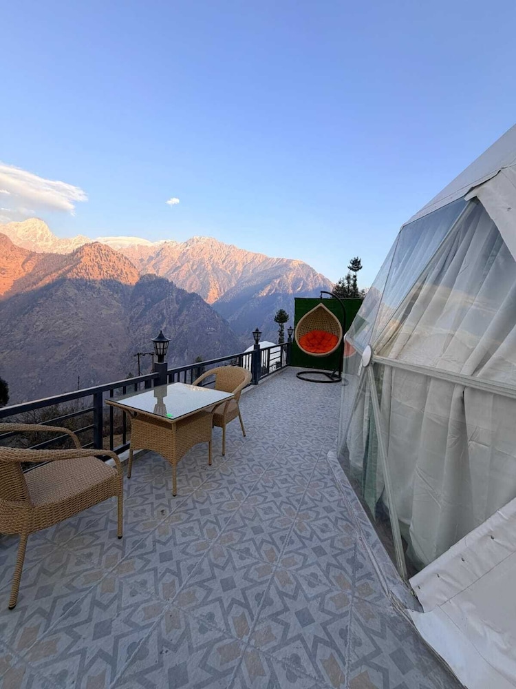 The Glamp Hills Auli